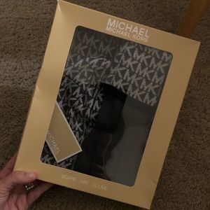 BNIB Michael Kors Hat, Scarf and gloves set